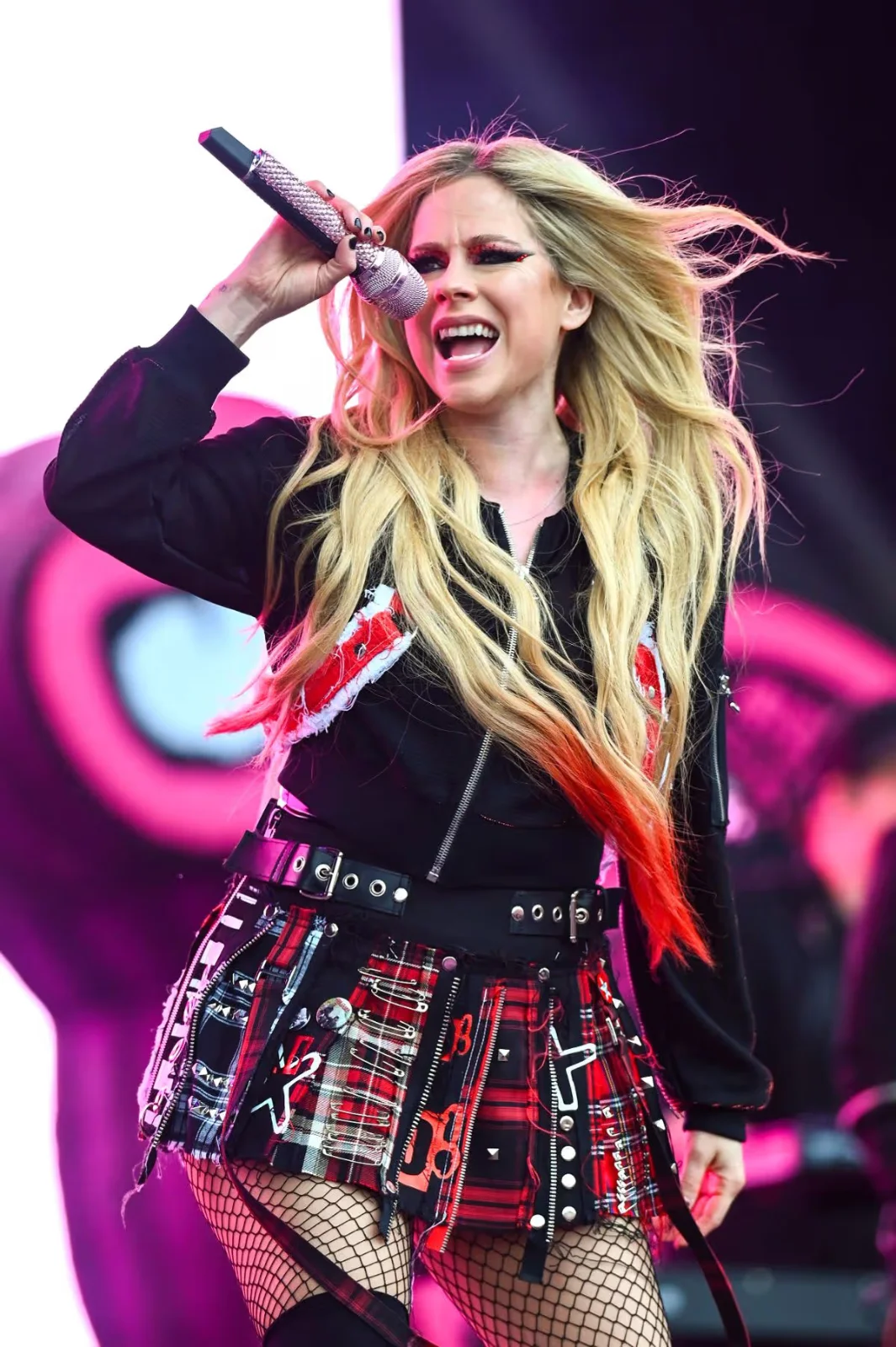 Avril Lavigne, канадская певица, автор песен, дизайнер и актриса
