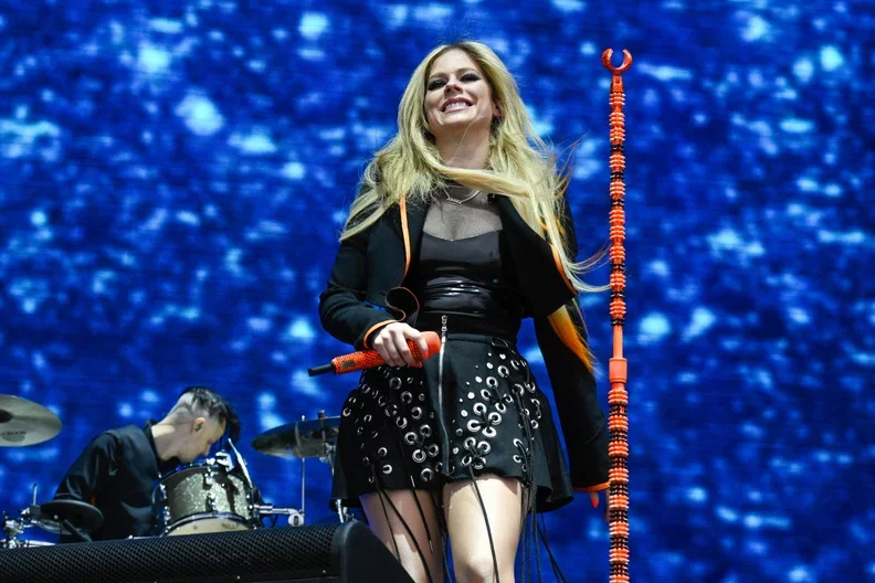 Avril Lavigne, канадская певица, автор песен, дизайнер и актриса