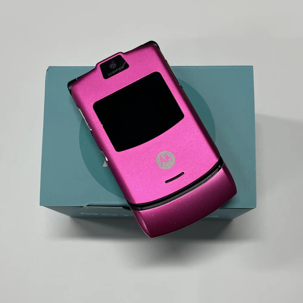 Мобильный телефон Motorola RAZR V3