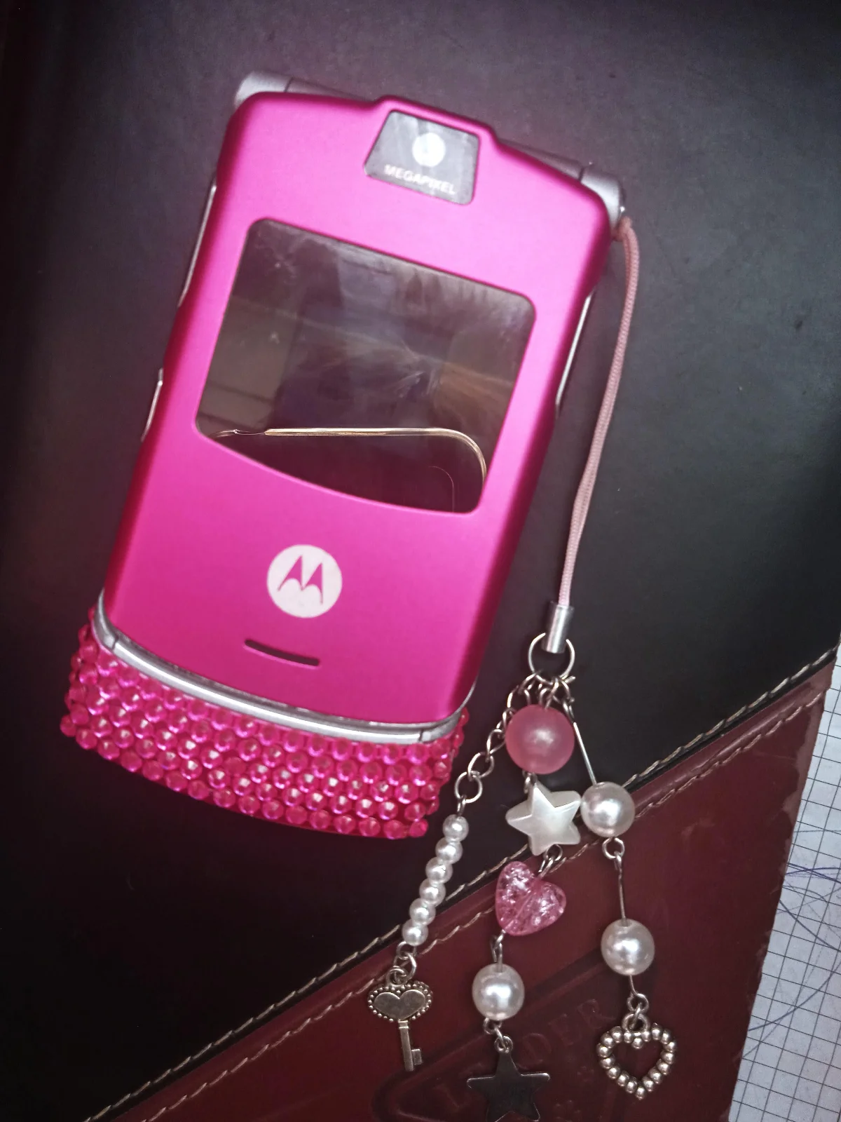 Мобильный телефон Motorola RAZR V3